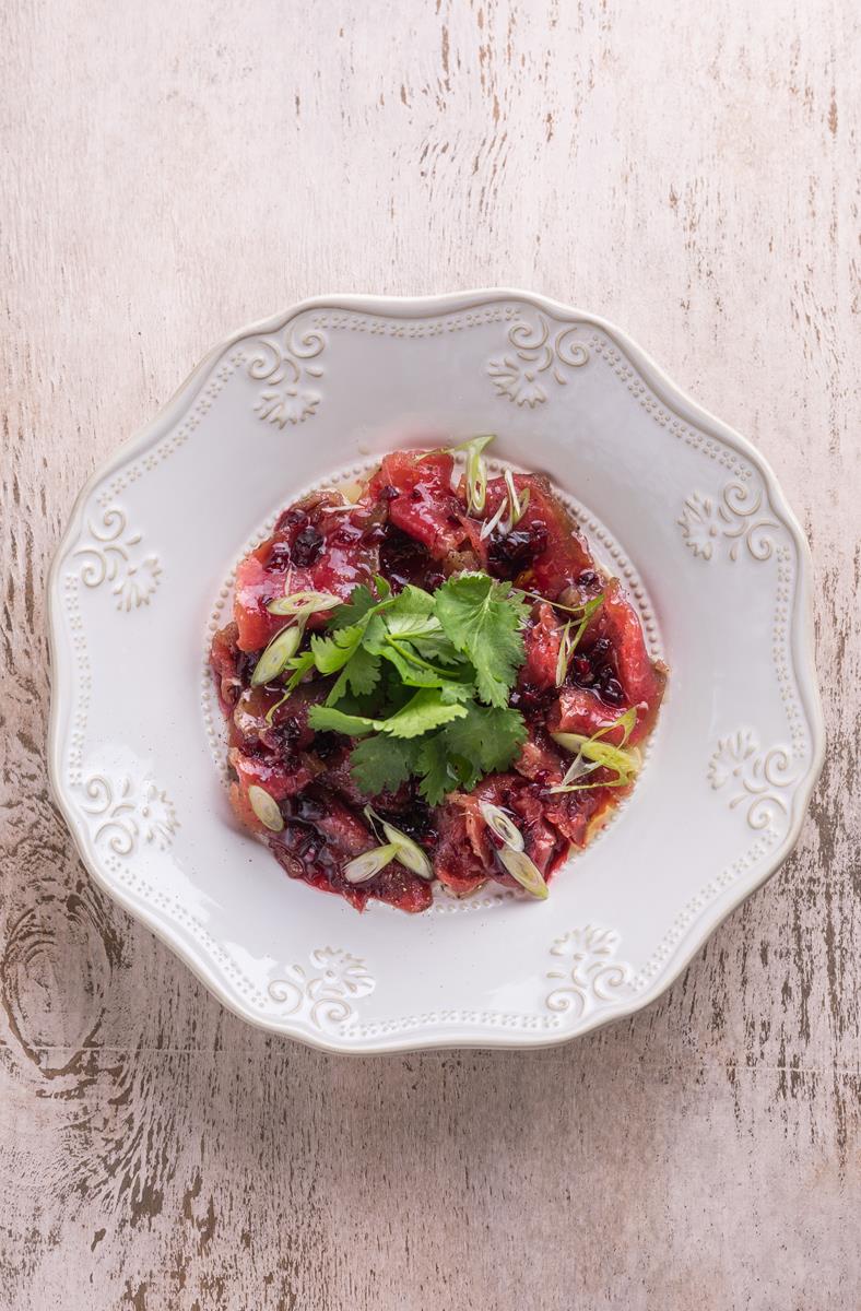 Маринованная говядина с соусом из армянского вина, кинзы и мёда